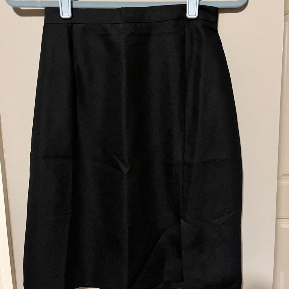 New Black Women's Skirt Size 6